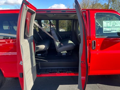 2025 Chevrolet Express Passenger 3500 1LS
