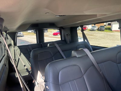 2025 Chevrolet Express Passenger 3500 1LS