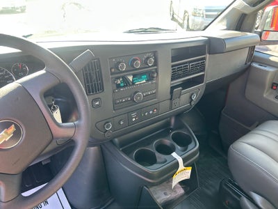 2025 Chevrolet Express Passenger 3500 1LS