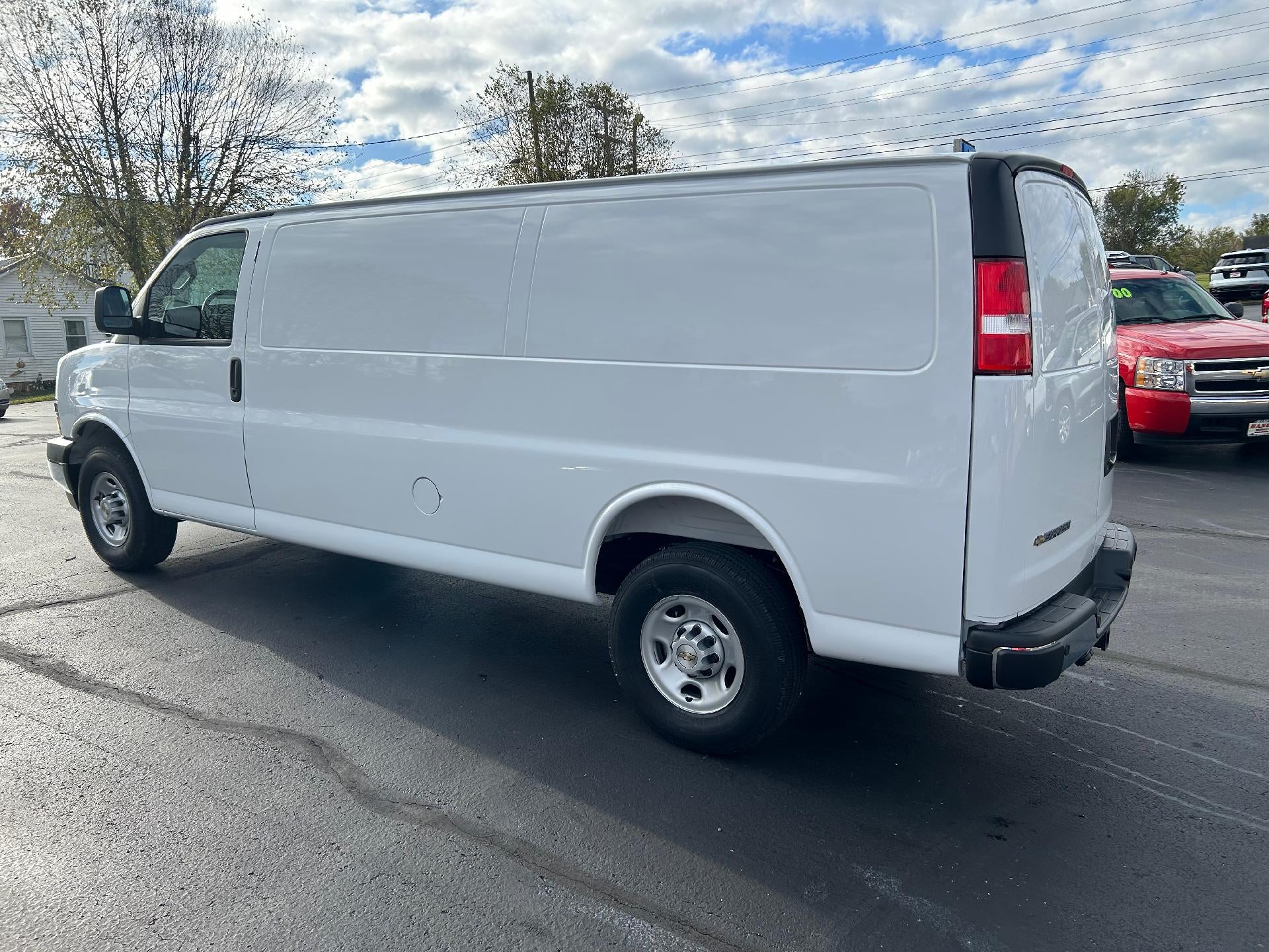 2025 Chevrolet Express Cargo 3500 Base