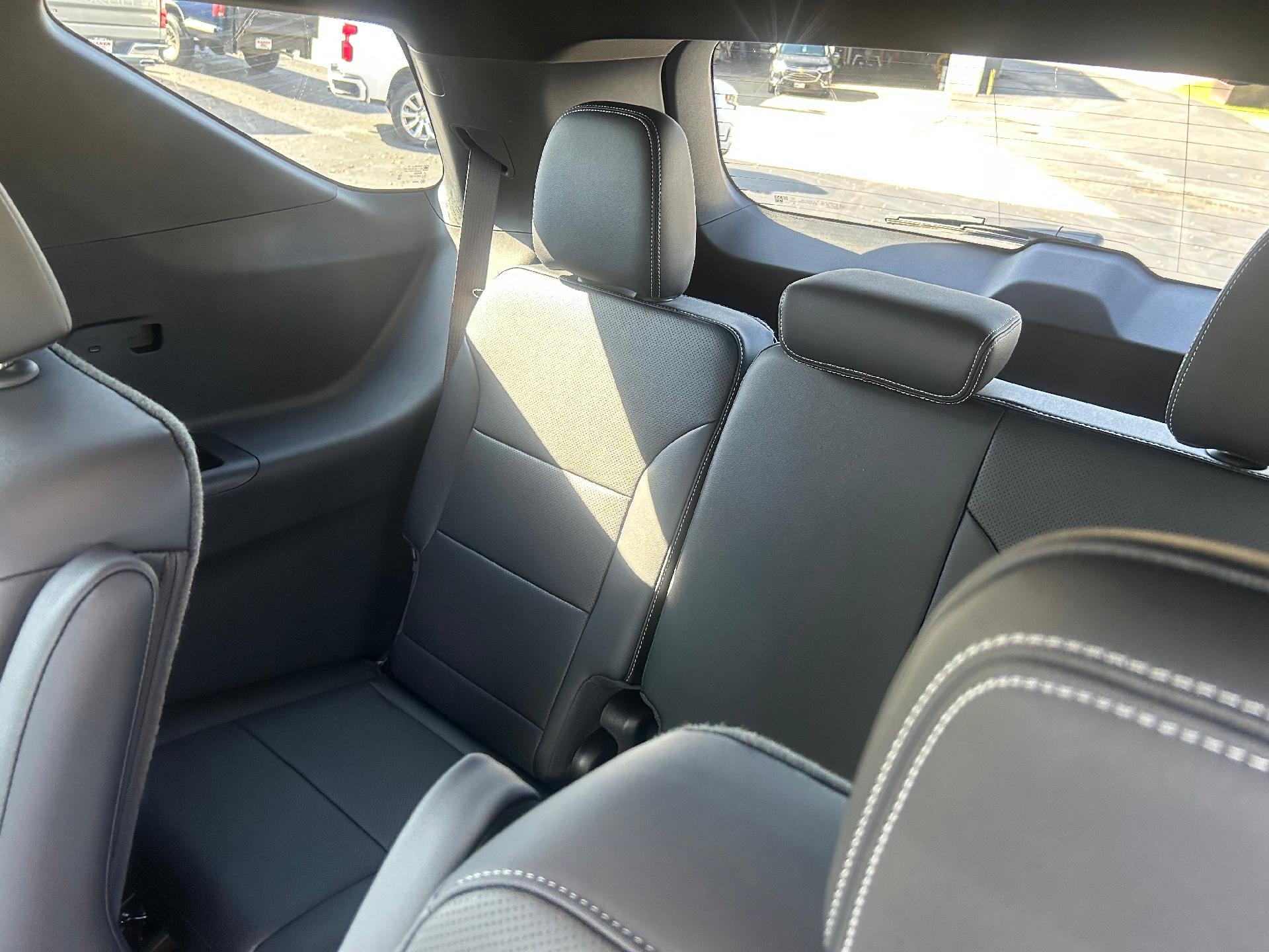 2027 Chevrolet Traverse AWD LT