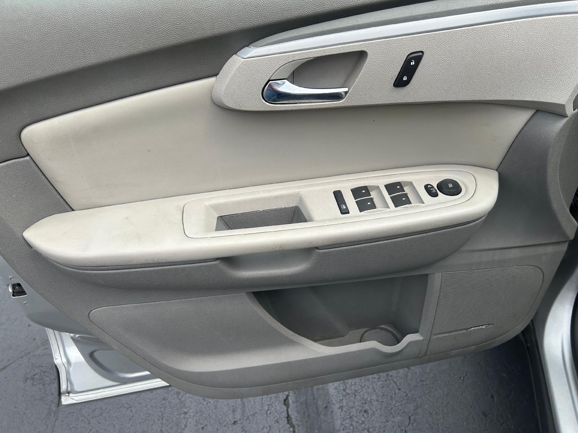 2010 Chevrolet Traverse LT w/2LT