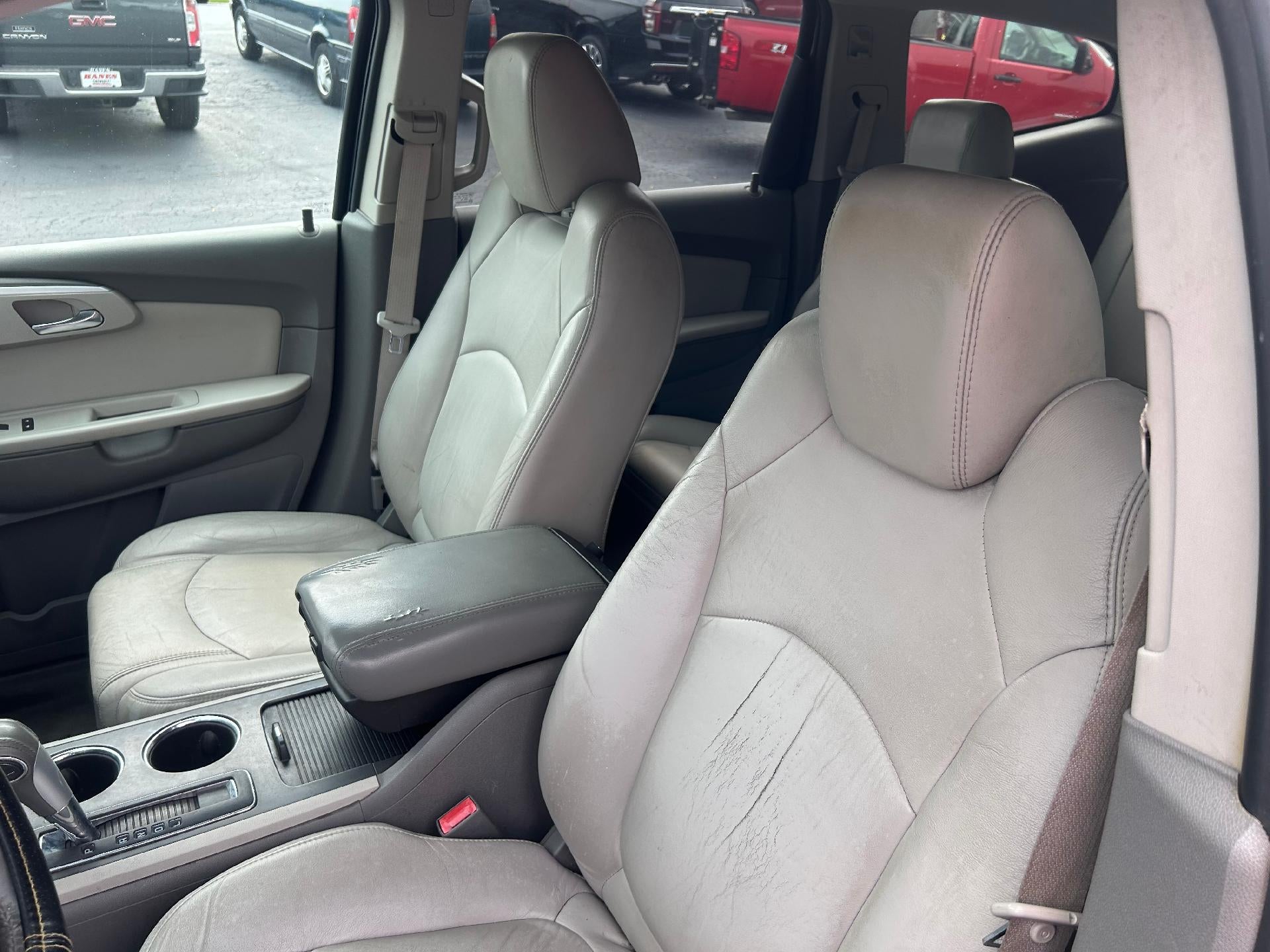 2010 Chevrolet Traverse LT w/2LT