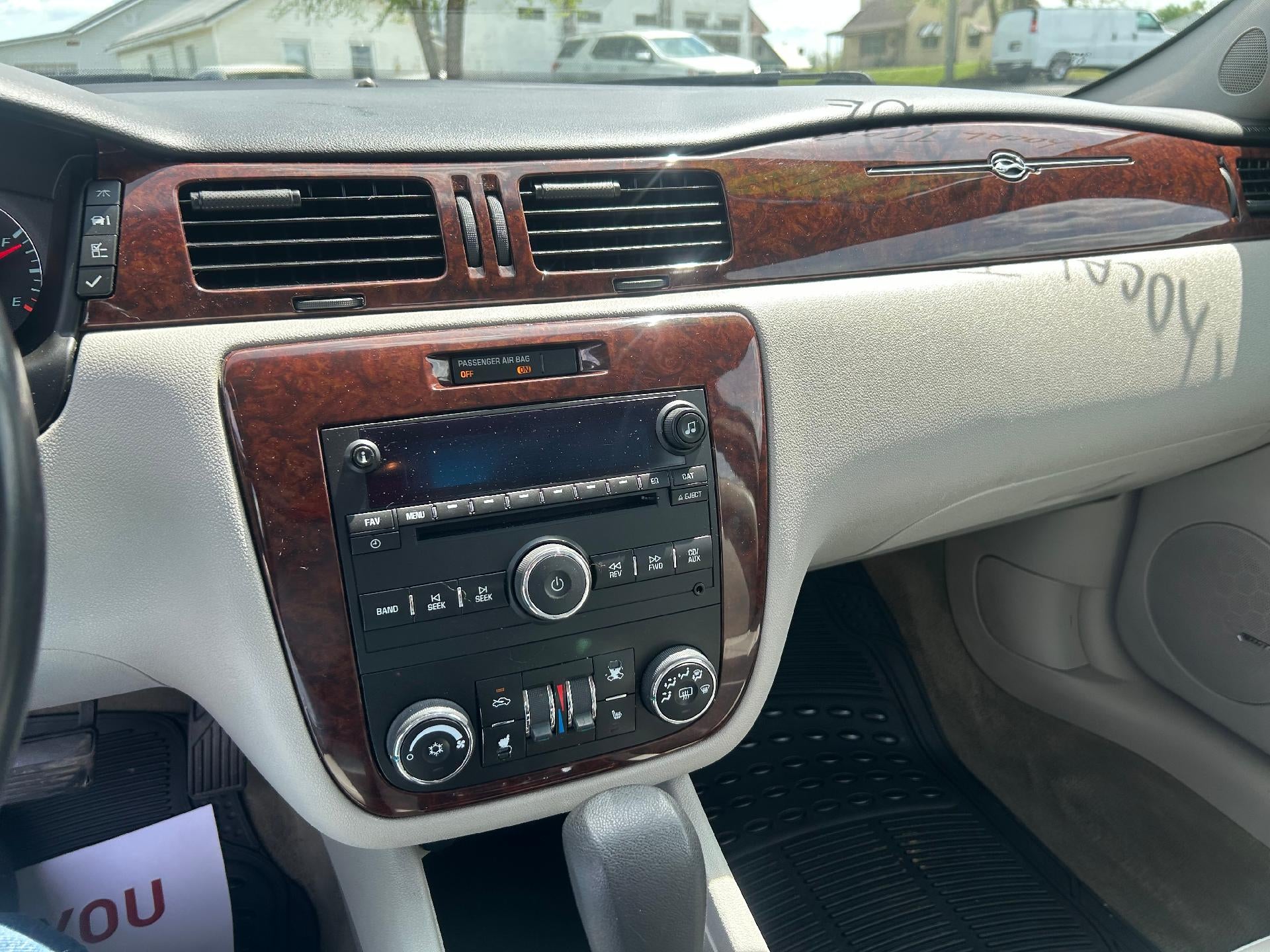 2011 Chevrolet Impala LT Retail